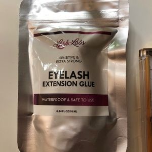 lash labs extension glue!